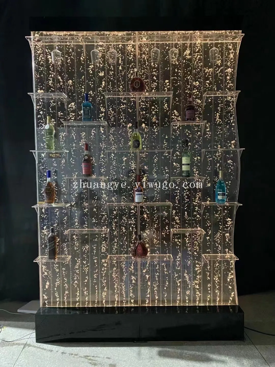 Custom Acrylic Bubble Water Screen — Aquarium Partition — view 8