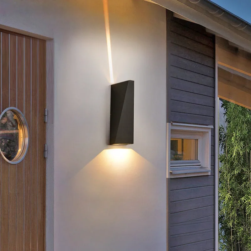 Modern Minimalist Wall Lamp — Stairwell, Villa & Hotel — view 3
