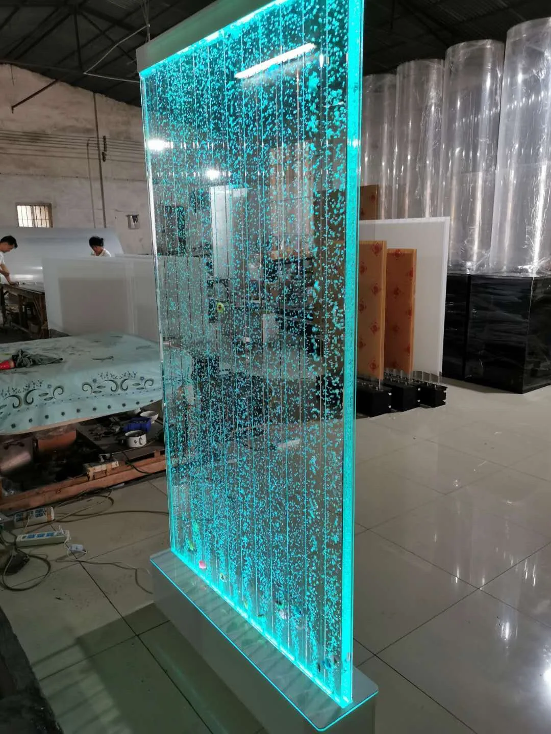 Acrylic Aquarium Screen — Bubble & Water Column — view 1