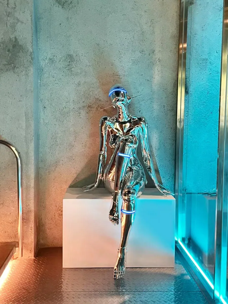 Mecha Figure Art Sculpture — Cyberpunk Floor Display — view 16